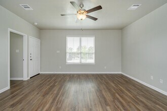 1126 Trellis Pass in Brenham, TX - Building Photo - Building Photo