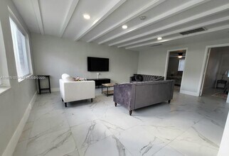 900 SW 31st St in Fort Lauderdale, FL - Building Photo - Building Photo