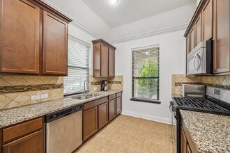 31 Butternut Grove Place in Tomball, TX - Building Photo - Building Photo