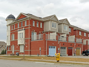 2684-2690 Bur Oak Ave in Markham, ON - Building Photo - Building Photo