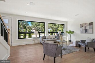 5805 Massachusetts Ave in Bethesda, MD - Building Photo - Building Photo