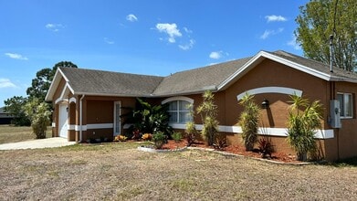 1602 SW 16th Ct in Cape Coral, FL - Building Photo - Building Photo