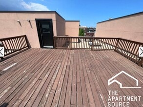 1760 W Wrightwood Ave, Unit 1 in Chicago, IL - Foto de edificio - Building Photo
