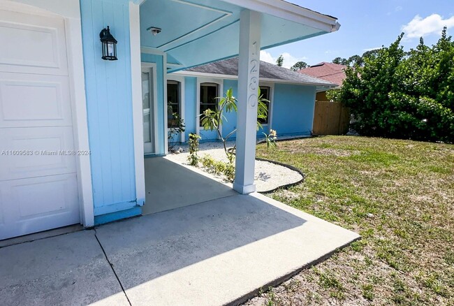 1280 SW Jacqueline Ave in Port St. Lucie, FL - Building Photo - Building Photo