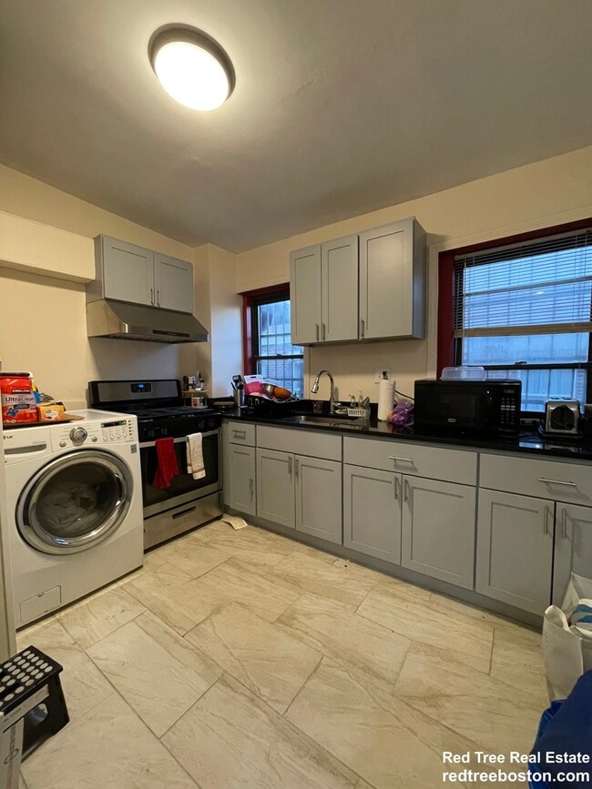 871 Harrison Ave, Unit 3 in Boston, MA - Building Photo - Building Photo