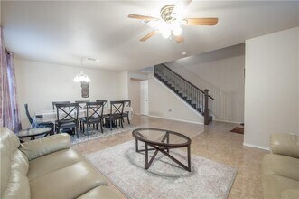 1218 Gazania Dr in Pflugerville, TX - Foto de edificio - Building Photo