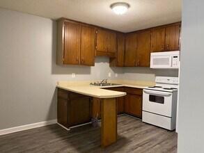 812 Bradley St in Clarksville, TN - Building Photo - Building Photo