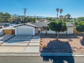 2600 N Chuperosa Rd in Palm Springs, CA - Building Photo