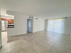 680 NE 64th St in Miami, FL - Building Photo - Building Photo