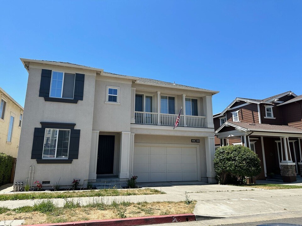 2083 Cooper Dr in Santa Rosa, CA - Building Photo