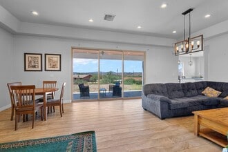 231 Premio Ct in Rio Rico, AZ - Building Photo - Building Photo