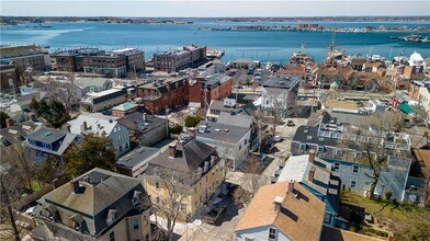 35 Pelham St-Unit -A in Newport, RI - Building Photo - Building Photo