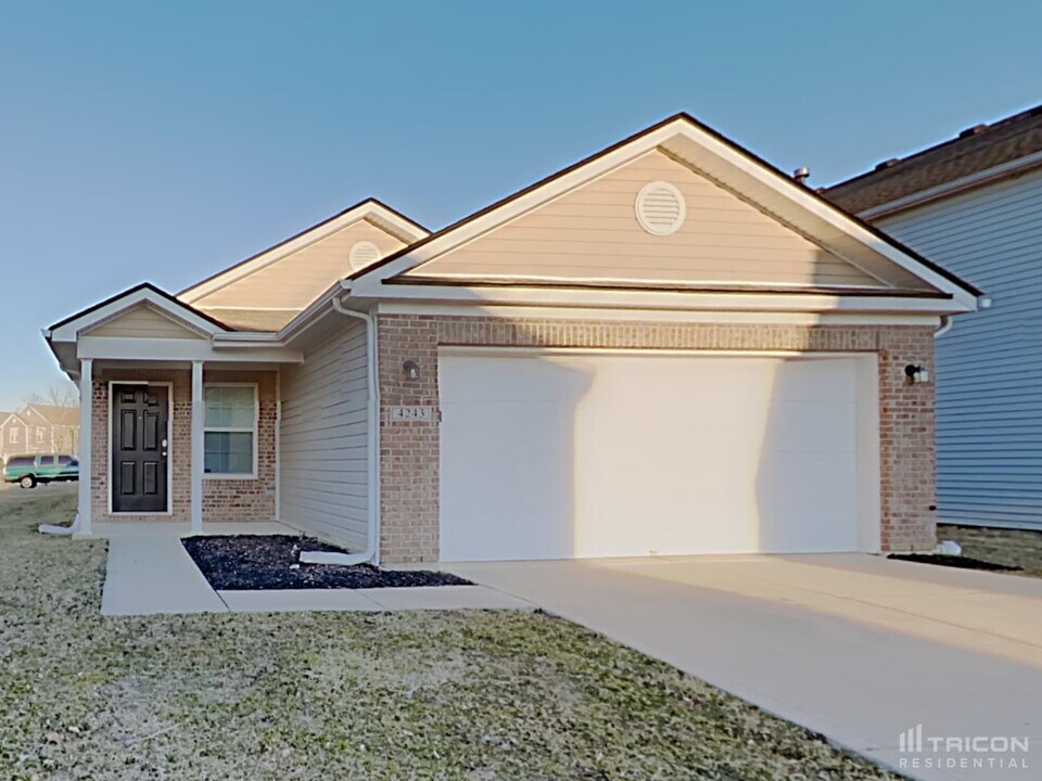 4243 Hovenweep Dr in Indianapolis, IN - Building Photo