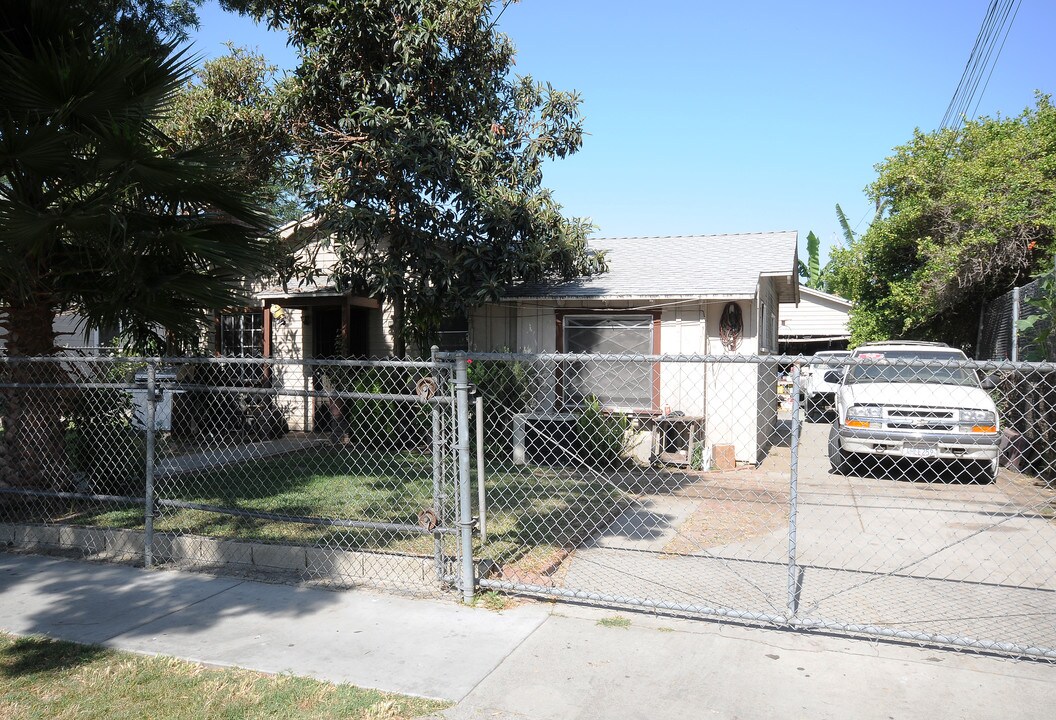 15301-15307 Gundry Ave in Paramount, CA - Building Photo