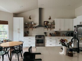 1000 Blue Bird Ct in Round Rock, TX - Building Photo