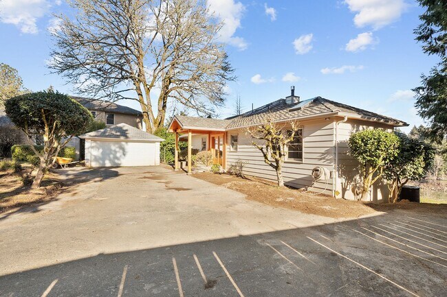 3144 Glenmorrie Dr in Lake Oswego, OR - Building Photo - Building Photo