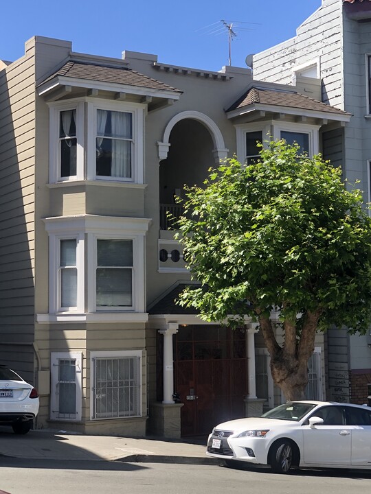 1365 California St in San Francisco, CA - Building Photo