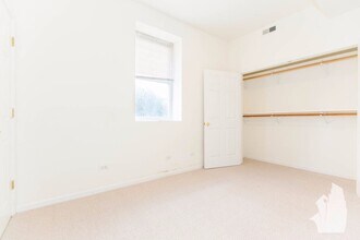 2112 N Campbell Ave, Unit 1 in Chicago, IL - Building Photo - Building Photo