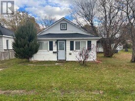 219 Spruce St in Collingwood, ON - Building Photo