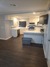 1875 Hanley Ave in Simi Valley, CA - Building Photo - Building Photo