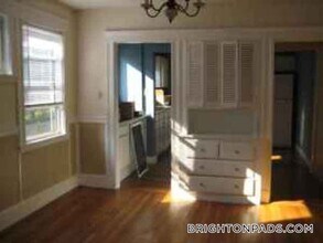 45 Harriet St, Unit 1 in Boston, MA - Foto de edificio - Building Photo