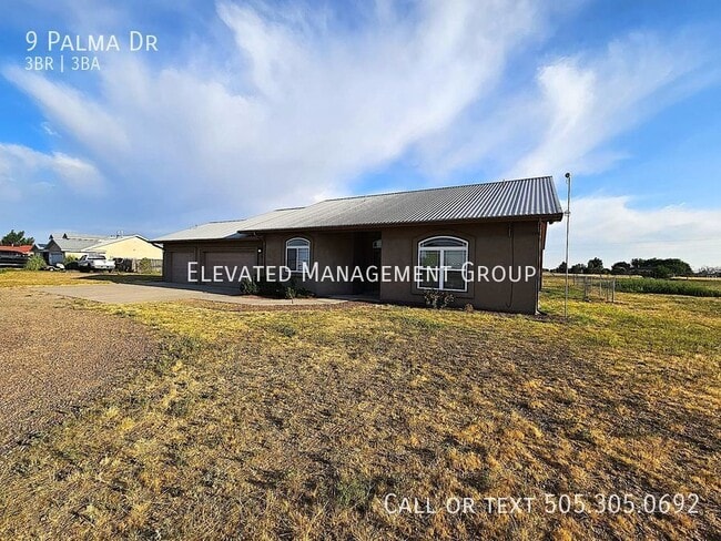 9 Palma Dr in Moriarty, NM - Foto de edificio - Building Photo