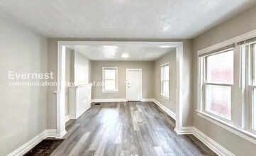 2545 Sullivant Ave in Columbus, OH - Building Photo - Building Photo