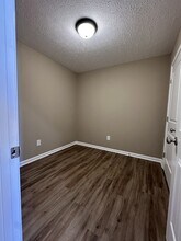 517 Weaver St, Unit 4 in Tullahoma, TN - Foto de edificio - Building Photo