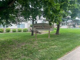 River Ridge Apartments-Waupaca in Waupaca, WI - Building Photo