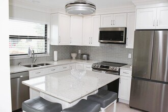 4595 Laurel Tree Rd in Boynton Beach, FL - Foto de edificio - Building Photo