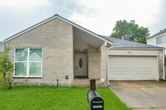 7703 Quail Meadow Dr in Houston, TX - Building Photo - Building Photo