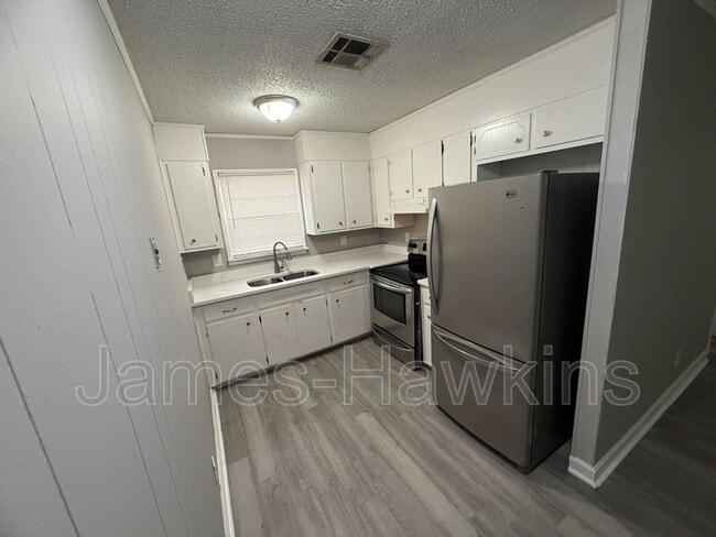 6160 Hinchcliff Rd in Montgomery, AL - Building Photo - Building Photo