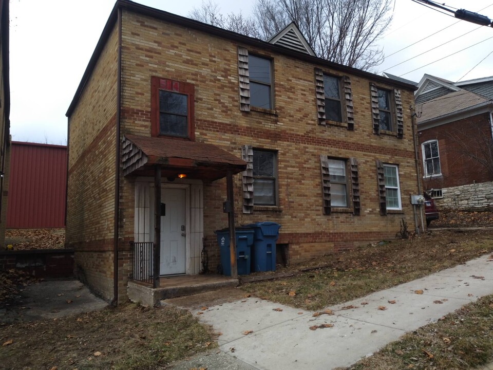 504 Cherry St, Unit 6 in Alton, IL - Building Photo