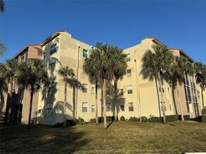 1810 N Lauderdale Ave, Unit 2210 in North Lauderdale, FL - Building Photo - Building Photo