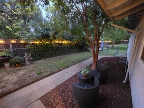 3624 California Ave in Carmichael, CA - Building Photo - Building Photo