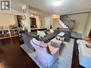 362 Plains Rd E in Burlington, ON - Building Photo - Building Photo
