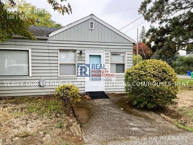 6535 SE Reedway St in Portland, OR - Building Photo - Building Photo