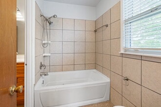 3841 Dubois Dr in Nashville, TN - Building Photo - Building Photo