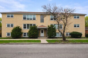 5834 W Montrose Ave in Chicago, IL - Building Photo