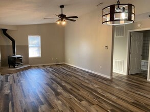 1207 Red Bud Ave in Bull Shoals, AR - Building Photo - Building Photo