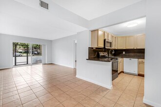 490 NW 20th St in Boca Raton, FL - Building Photo - Building Photo