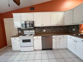 2379 Alvet St in Port Charlotte, FL - Building Photo - Building Photo