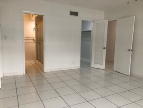 122 Isle of Venice Ft. Lauderdale, FL 33301 in Fort Lauderdale, FL - Foto de edificio - Building Photo