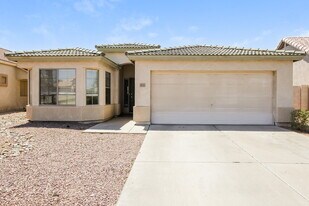 10761 W Roanoke Ave in Avondale, AZ - Building Photo