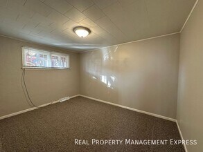 2 Bed 1 Bath Apartment in Sioux Falls, SD - Building Photo - Building Photo