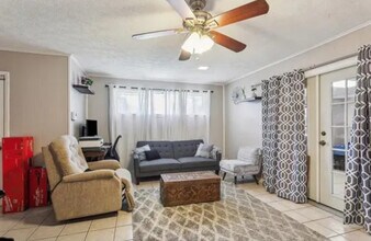 2141 Florida Ave, Unit 2141 Florida Ave in Kenner, LA - Building Photo - Building Photo