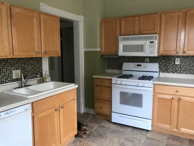 property at 2031 N Newhall St
