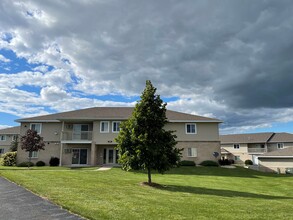 Tarragon Park in Kaukauna, WI - Foto de edificio - Building Photo