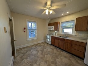 727 Glasgow St in Pottstown, PA - Building Photo - Building Photo