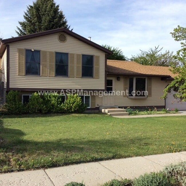 property at 2074 Newcastle Dr